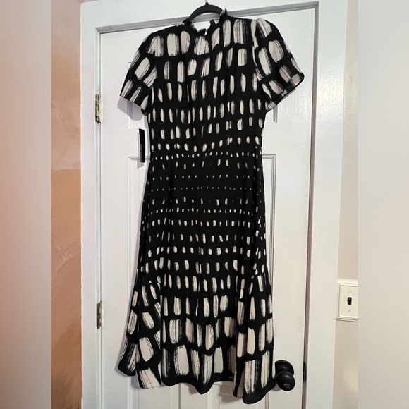 MAGGY LONDON • ABSTRACT PRINT • TIERED MIDI DRESS • NWT - Picture 5 of 8